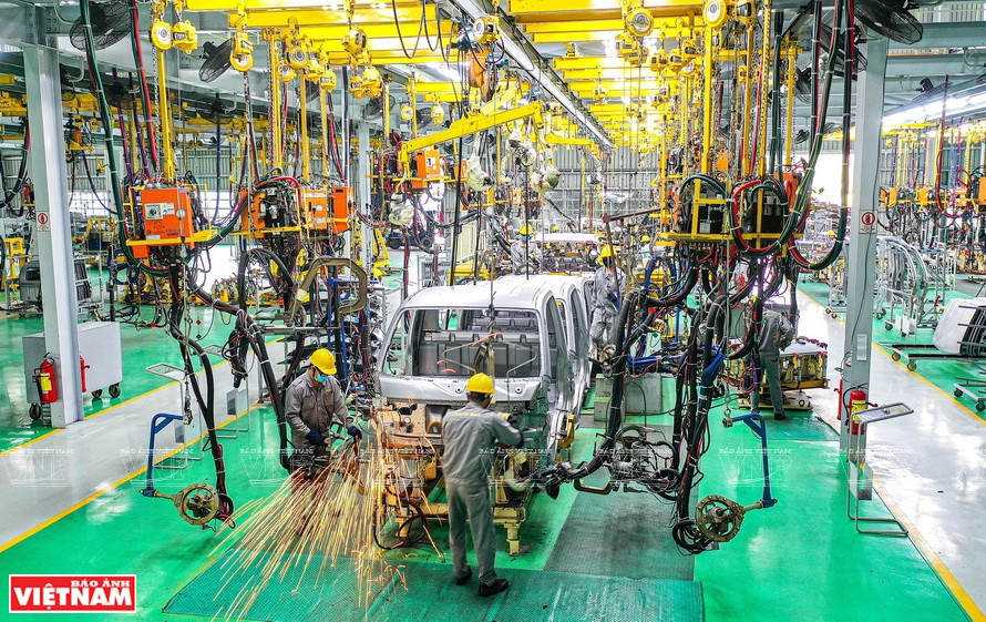 Truck welding line. (Photo: VNA)