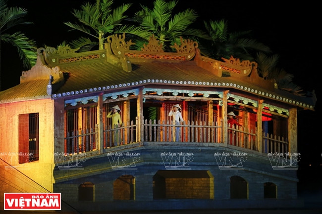 Iconic Pagoda Bridge appears in the show Hoi An Memories (Photo: VNA)