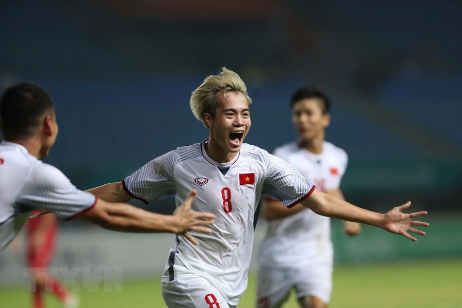 Van Toan (number 8) scored the only goal in the 108th minute (Photo: VNA)
