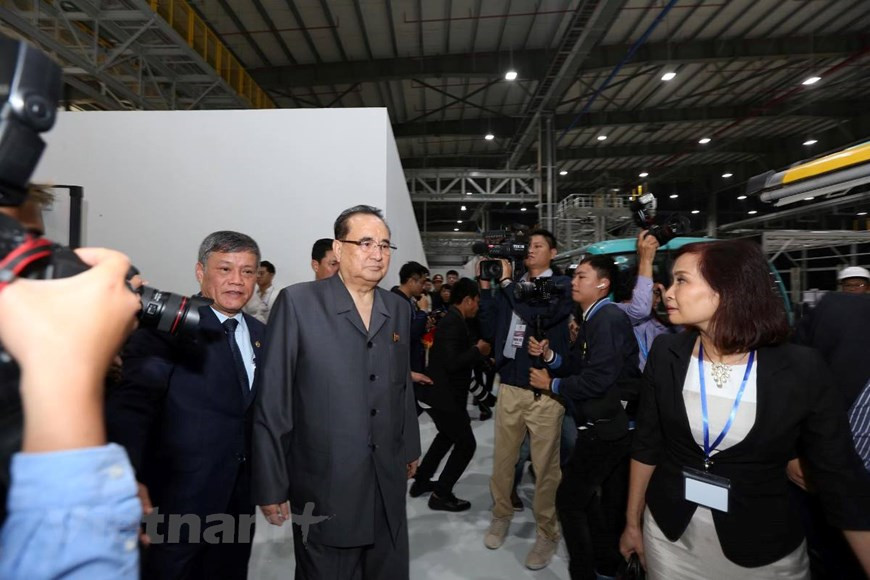Vice Chairman of the Workers’ Party of Korea Ri Su-yong visits Vingroup’s Vinfast factory in Hai Phong city, Feb. 27 (Photo: VNA)