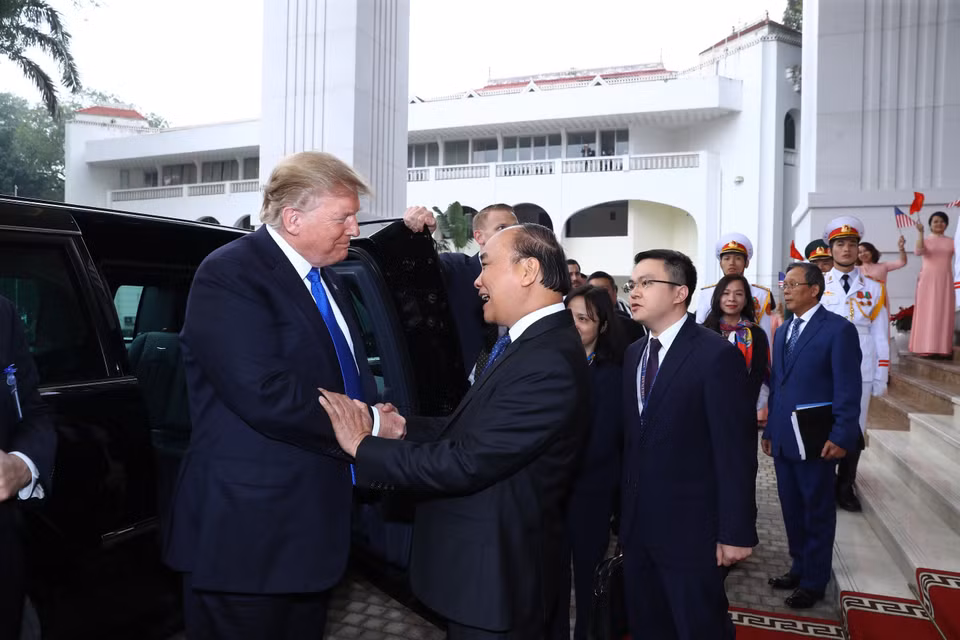Prime Minister Nguyen Xuan Phuc meets US President Donald Trump in Hanoi, Feb. 27, 2019 (Photo: VNA)
