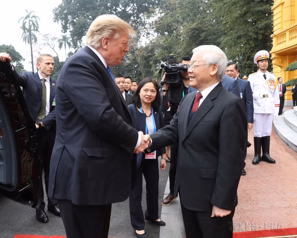 Party General Secretary Nguyen Phu Trong welcomes and holds talks with US President Donald Trump, who visits Vietnam to attend the second summit between the Democratic People’s Republic of Korea and the US held in February 2019. (Photo: VNA)