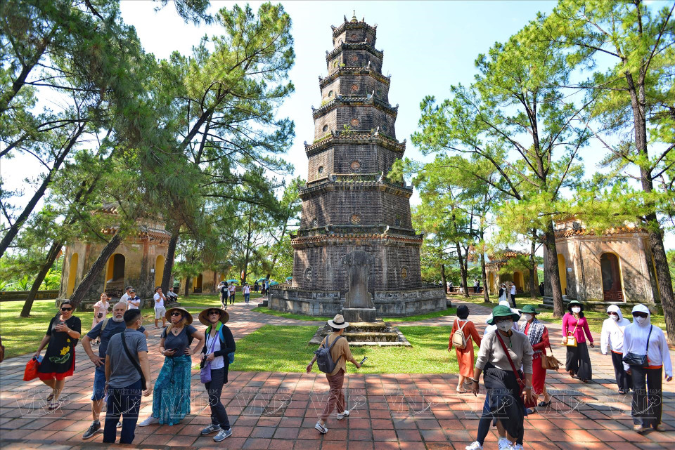 As a must-see destination in the former imperial capital of Hue, Thien Mu Pagoda attracts millions of visitors, both Buddhists and non-Buddhists. (Photo: VNA/VNP) 