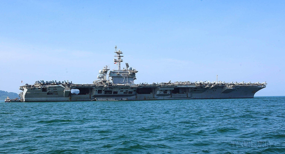 The Theodore Roosevelt Strike Group, including aircraft carrier USS Theodore Roosevelt and the guided-missile cruiser USS Bunker Hill, make a port call in Da Nang city from March 5-9, 2020. (Photo: VNA) 
