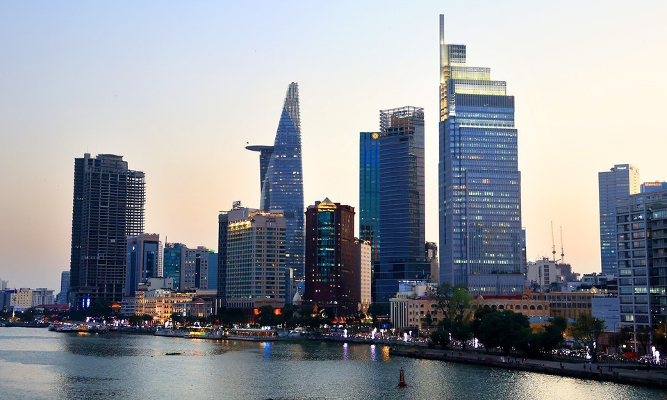 Modern Ho Chi Minh City by the Saigon River (Photo: VNA)
