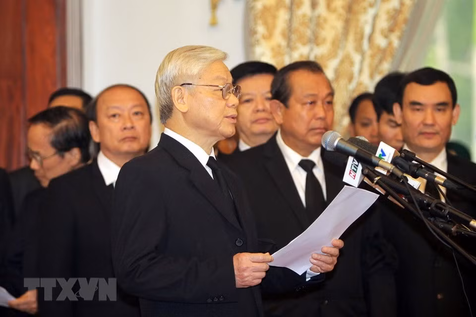 Party General Secretary Nguyen Phu Trong delivers a eulogy at the memorial service (Photo: VNA)