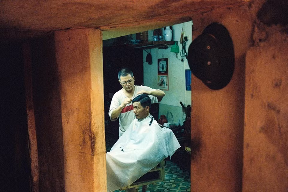  A barber's shop (Source: Organising board)