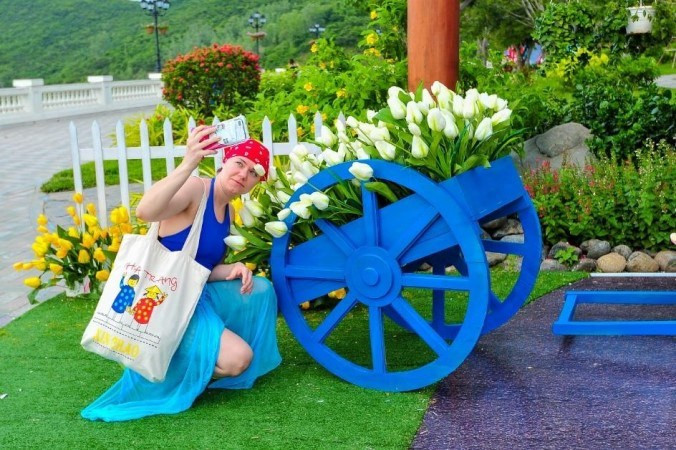 The festival showcases a wide variety of beautiful tulips in a whole spectrum of bright colours (Photo:VNA)