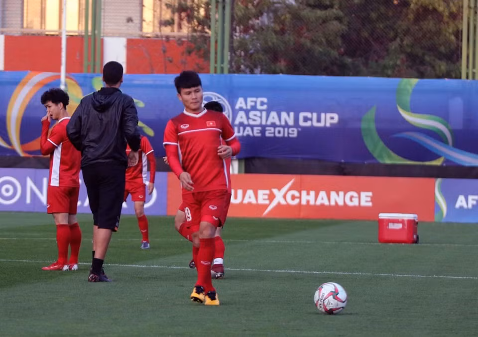 Striker Nguyen Quang Hai practices offensive drills (Photo:VFF)