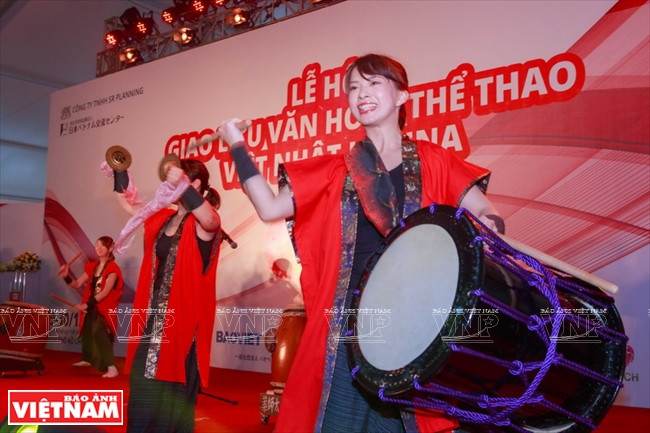 Traditional Taiko (Japanese drum) performance at the festival (Photo: VNA)