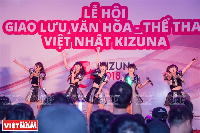 Japanese group Wonder Weed amazes audiences with eye-catching performances (Photo:VNA)