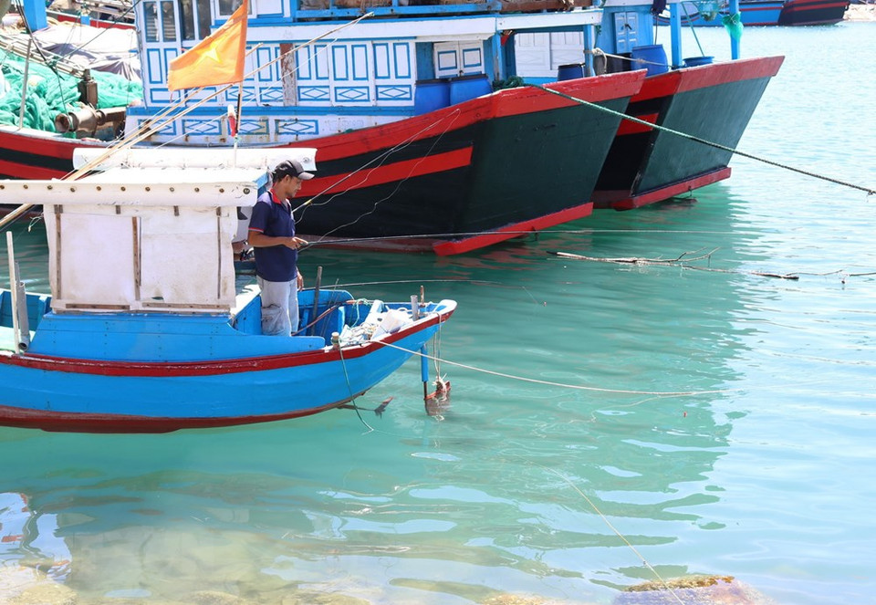 Recreational fishing activities in Nai lagoon (Photo: VNA)