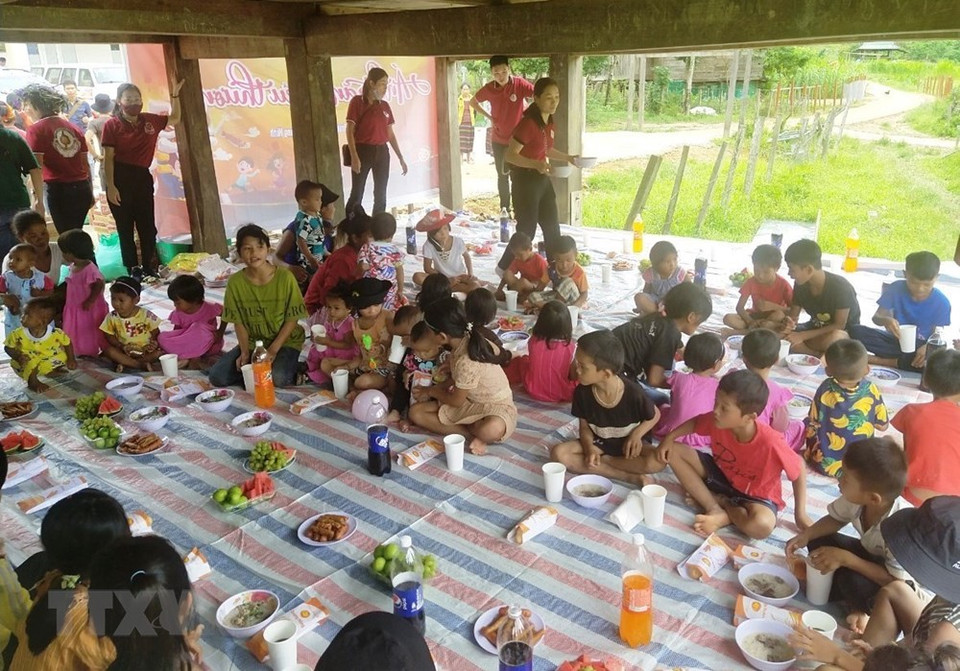 Local children enjoy the Mid-Autumn festival (Photo: VNA)