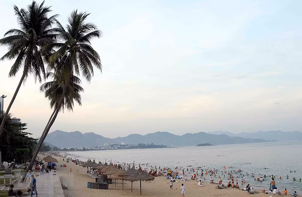 Nha Trang beach, one of the most tourist attractions in Khanh Hoa (Photo: VNA)