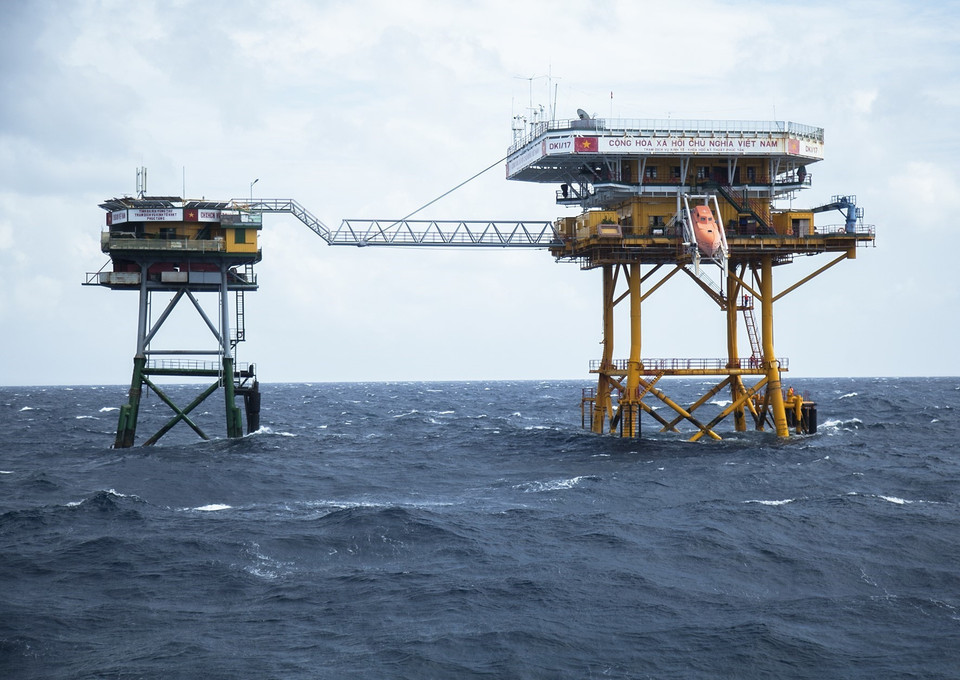 The DK Platforms were built in the waters which is on the international maritime routes across the East Sea. In the photo: The DK1/17 Platform on Phuc Tan bank. (Photo: VNA)