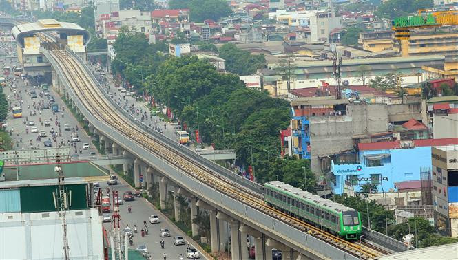 55 bus routes along the Cat Linh-Ha Dong metro line have been set up (Photo: VNA) 