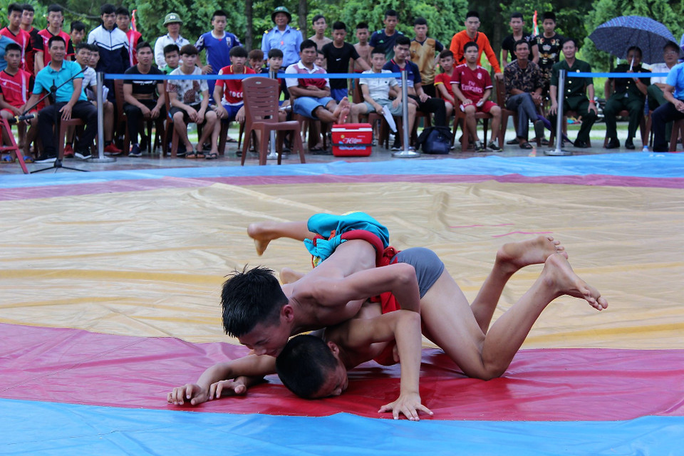 It is practiced throughout the nation, usually during spring festivals in rural areas. (Photo: VNA)