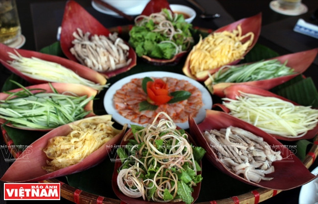 A plate of white “mai” fish dotted with the red of chilli in the middle. (Photo: VNA)
