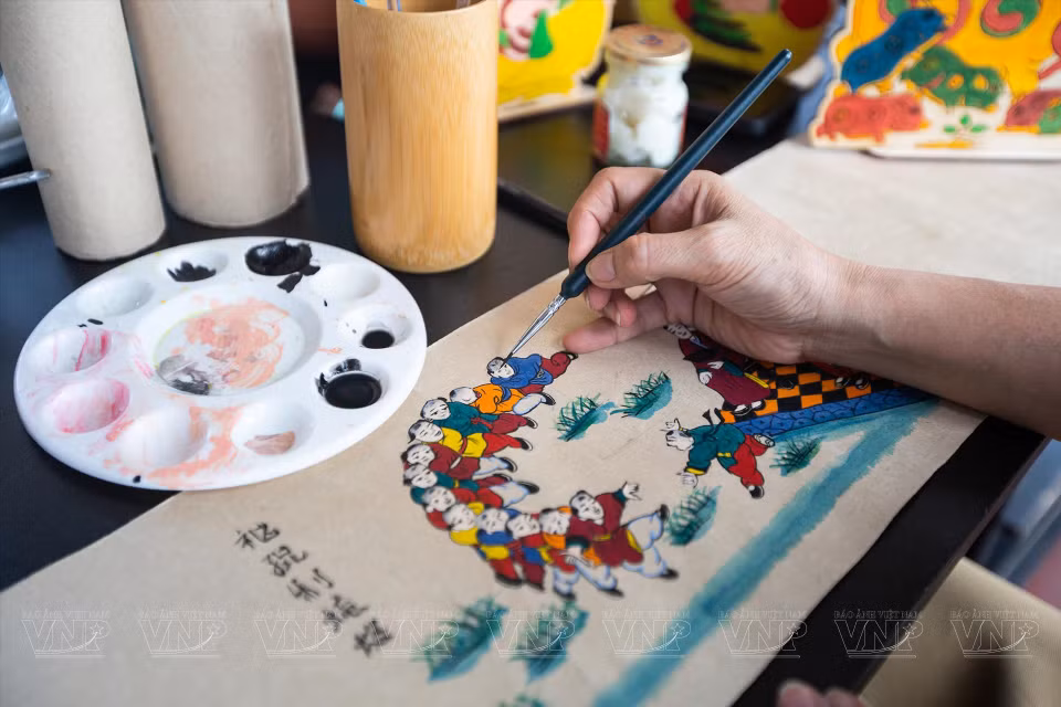 Each image selected is meticulously drawn. (Photo: VNP/VNA)