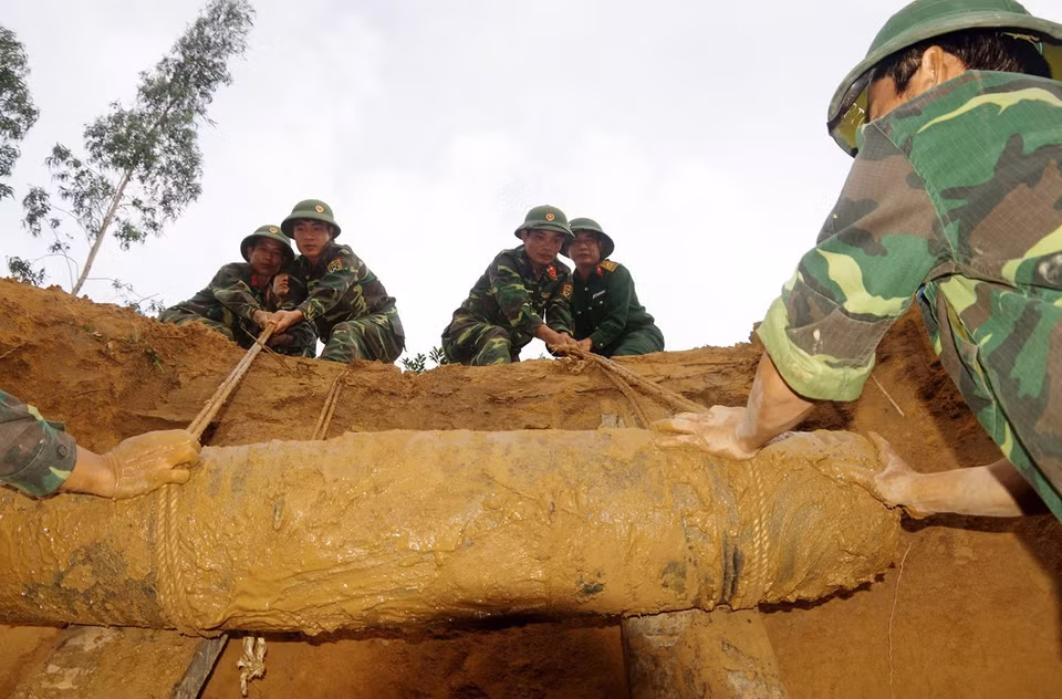 With domestic resources and international supports, Vietnam clears 40,000 - 50,000 ha of bomb and mine contaminated areas every year. (Photo: VNA)