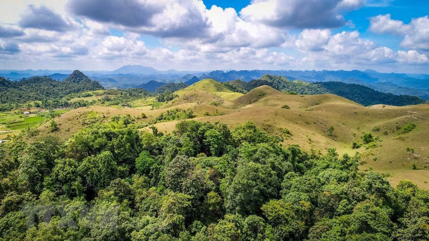 Nang Tien Mountain is endowed with a wild and sumptuous magnificence. (Source: VNA)