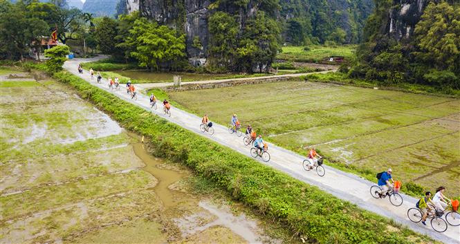 In the first two months of this year, Ninh Binh province welcomed 1.9 million visitors, up nearly 3 percent compared to the same period last year (Photo: VNA)
