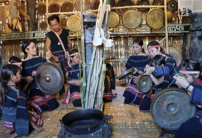 Most of villages in Gia Lai have gong teams. Gong classes and presence of young gong teams have helped to promote gong culture (Photo:VNA)
