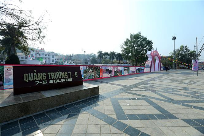 Several activities will be held at the May 7th Square and followed with a street parade so that guests and tourists who visit the province on the day could join in the festive atmosphere with local people (Photo:VNA)