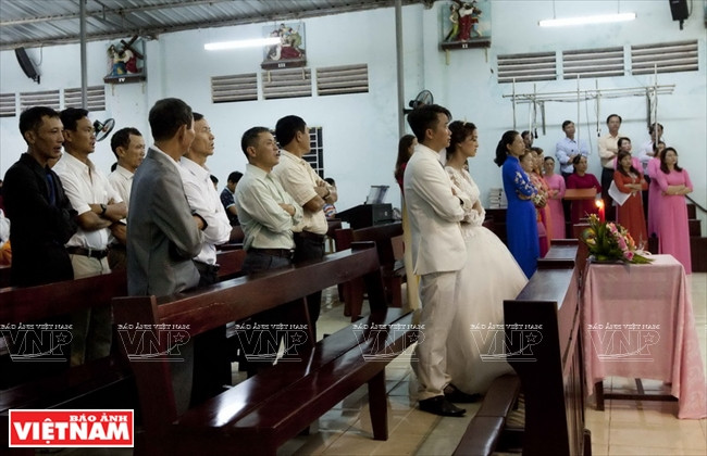 A wedding ceremony at Suoi Rao church, Ba Ria-Vung Tau province (Photo: VNA)