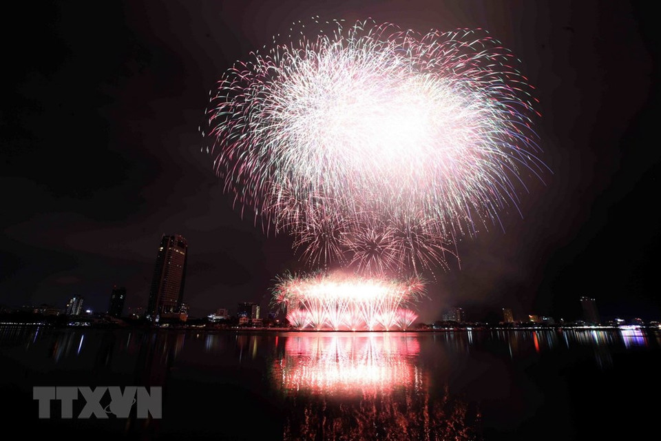 The foreign teams are from Poland, France, the US, Italy, Hong Kong (China), Sweden, and Portugal. This is the first time the festival has seen the participation of teams from Poland, Hong Kong and Sweden (Photo: VNA)