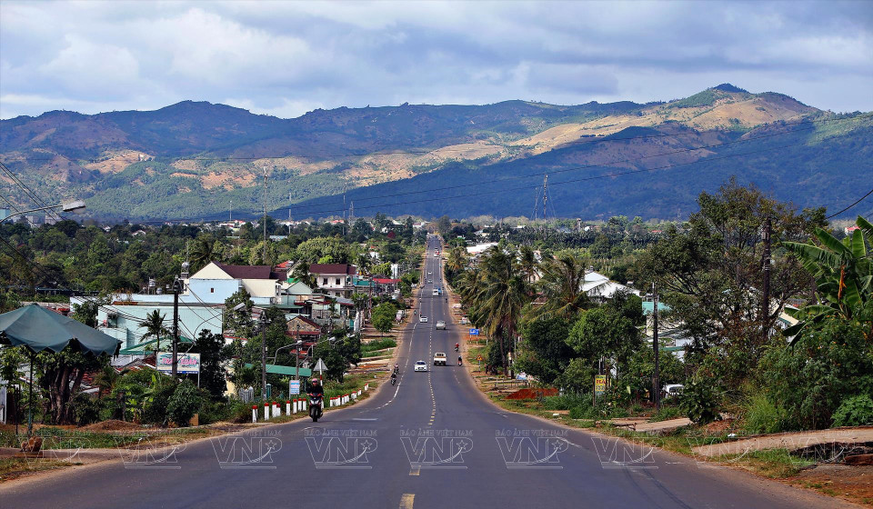 National Highway No 14 is a key link between provinces in the Central Highlands. (Photo: VNP/VNA)