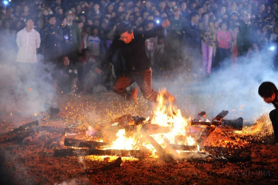 A tray of offerings for the ritual. (Photo: VNA)