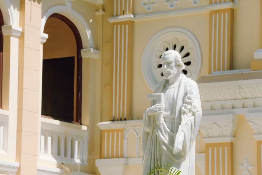 Long Song seminary has stopped operating since 1983, but it is still taken care of. The church, therefore, shows no sign of devastation. (Photo: Minh Son/Vietnamplus)