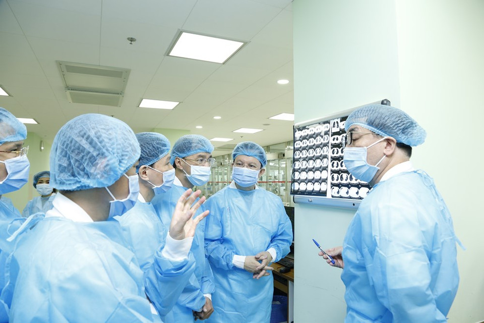 This is considered a big fight for the doctors (Photo: VNA)