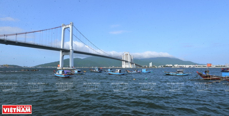 Thuan Phuoc, which crosses the Han river at the seaport, is the longest cable-stayed suspension bridge in Vietnam. (Photo: VNP/VNA)