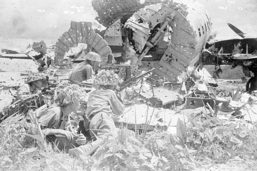 Vanguard units attacked Muong Thanh airfield. (Photo: VNA Archive)