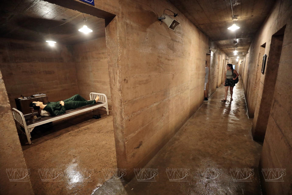 The military medical cave attracts foreign visitors. (Photo: VNA)