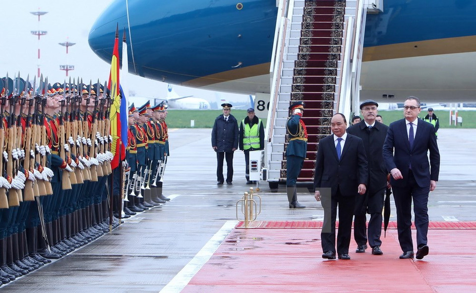 Welcome ceremony for Prime Minister Nguyen Xuan Phuc at Vnukovo international airport in Moscow, Russia. (Photo: VNA)