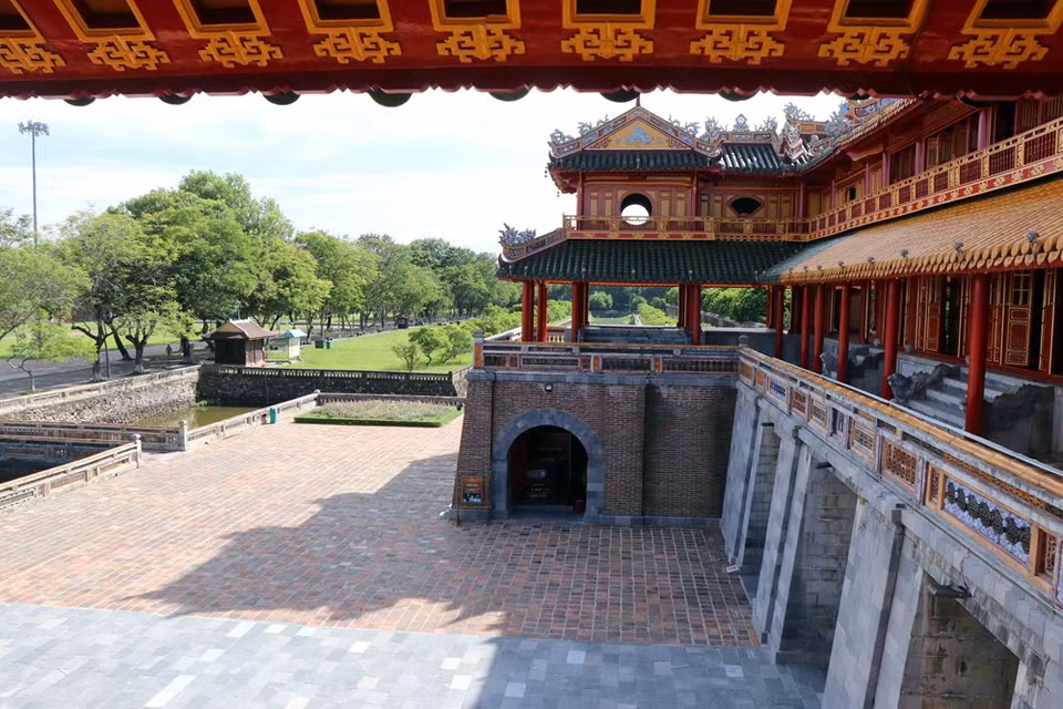 Ngo Mon gate is a symbol of the former imperial citadel of Hue. The place has witnessed many important events, including the abdication of Bao Dai on August 30, 1975. (Photo: VNA) 