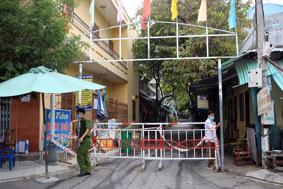 An isolation area in Son Tra district is continued to be isolated after disinfection (Photo: VNA)