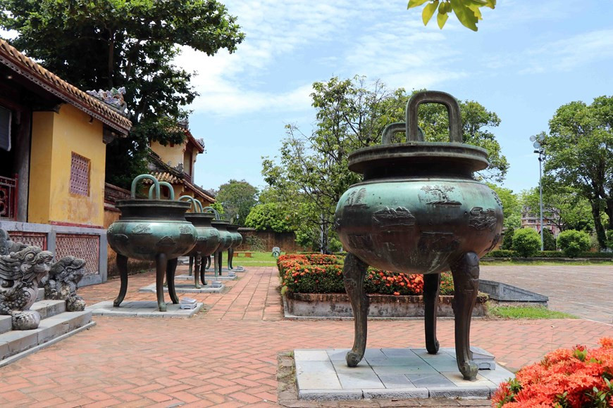 The set of nine tripod cauldrons was recognised as national treasures in 2012. (Photo: VNA)