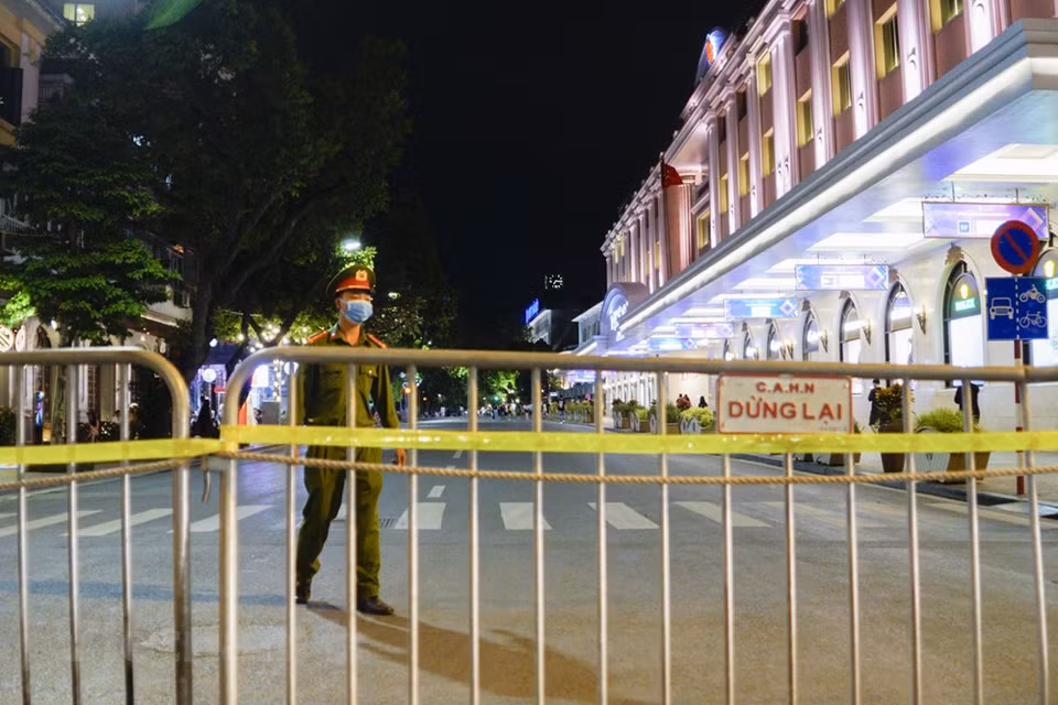 The city has decided to allow the streets to be closed to traffic to organize pedestrian streets during the weekend from September 18, since the city has spent 30 days without community transmission (Photo: VNA)