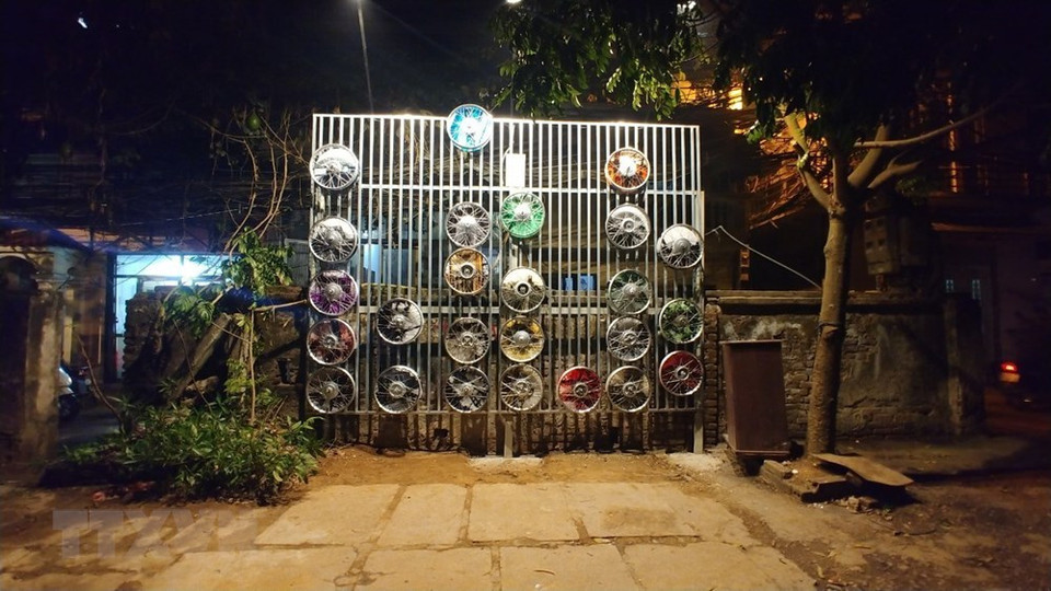 The decoration project is scheduled to complete by the end of February (Photo: VNA)