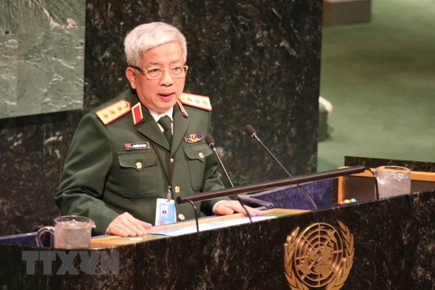 As a non-permanent member of the UN Security Council (2008-2009 and 2020-2021), Vietnam has actively participated in crisis prevention and peacekeeping efforts. In the photo: Deputy Minister of Defence, Sen. Lieut. Gen. Nguyen Chi Vinh delivers his speech at the 2019 UN Peacekeeping Ministerial Meeting at the UN headquarters in New York, March 29, 2019. (Photo: VNA)