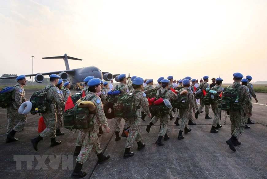 Participating in UN peacekeeping activities is a highlight of Vietnam's responsible partnership. In the photo: Staff of the second Level-2 Field Hospital leave for South Sudan for peacekeeping mission. (Photo: VNA)