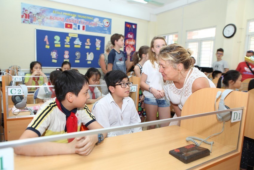 Along 15-year journey of moving towards the United Nations Millennium Development Goals (MDGs) from 2001-2015, Vietnam has completed three important goals out of a total of 8 goals in advance namely MDG 1 (eradicate extreme poverty and hunger), MDG 2 (achieve universal primary education) and MDG 3 (promote gender equality and empower women). (Photo: VNA)