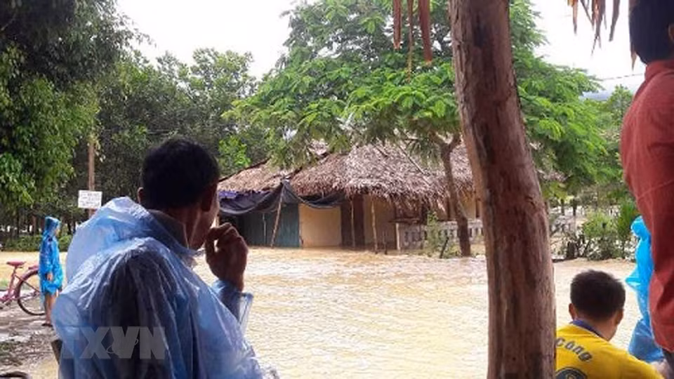 The life of locals has been affected by floods (Source: VNA)