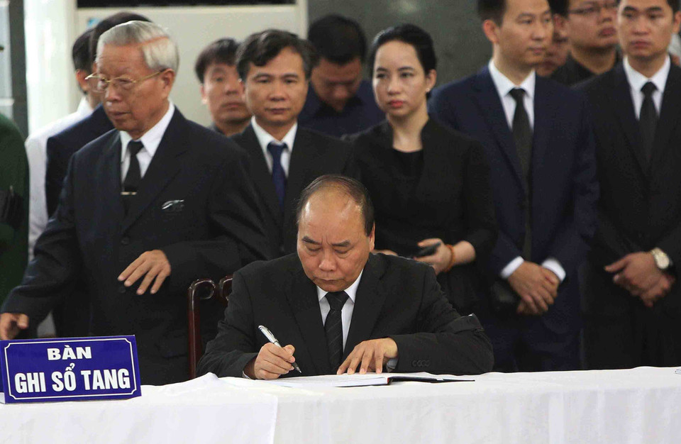 Prime Minister Nguyen Xuan Phuc leads a Government delegation to the ceremony. (Photo: VNA)