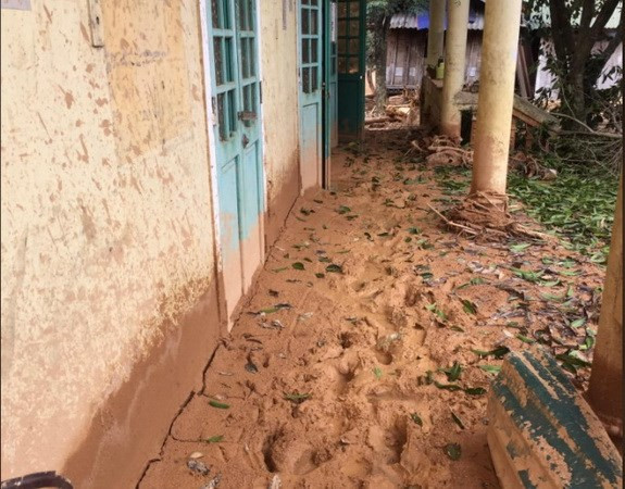 Residents in Huong Viet and Huong Lap communes have experienced the worst flooding and landslide in district of Huong Hoa, Quang Tri province. Picture taken on November 3 (Photo: Thuy Tran/Vietnam +)