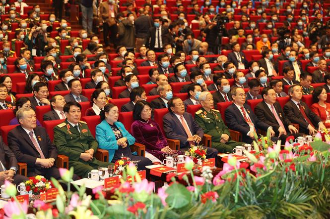 Incumbent and former Party and State leaders attend the congress's opening ceremony (Photo: VNA)
